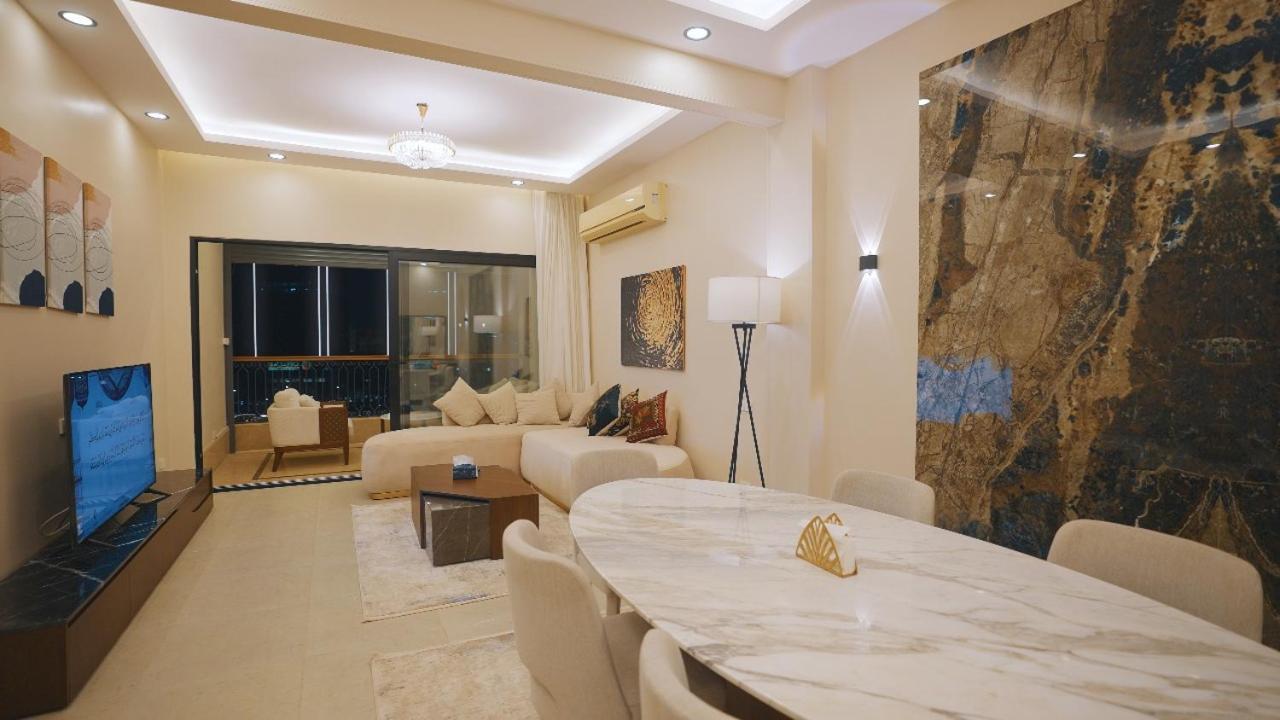 Nile Luxury Apartment *